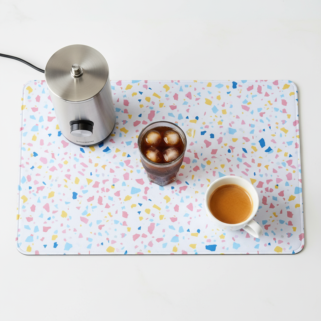 Saugfähige Kaffee-Abtropfmatte mit Retro-Kacheldesign